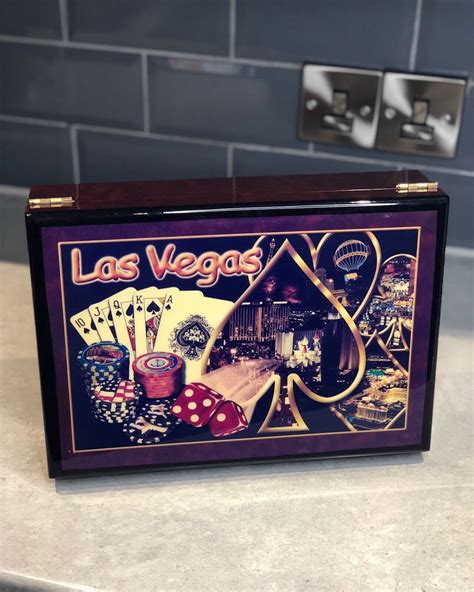 lv poker set.